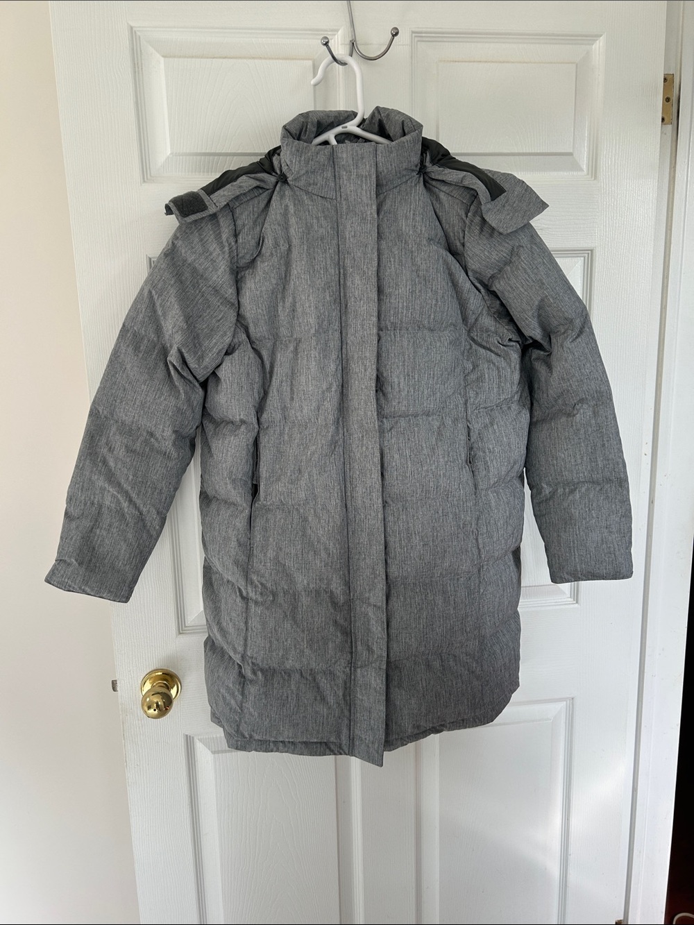 L.L. Bean woman’s Heather Gray Puffer Coat with Hood